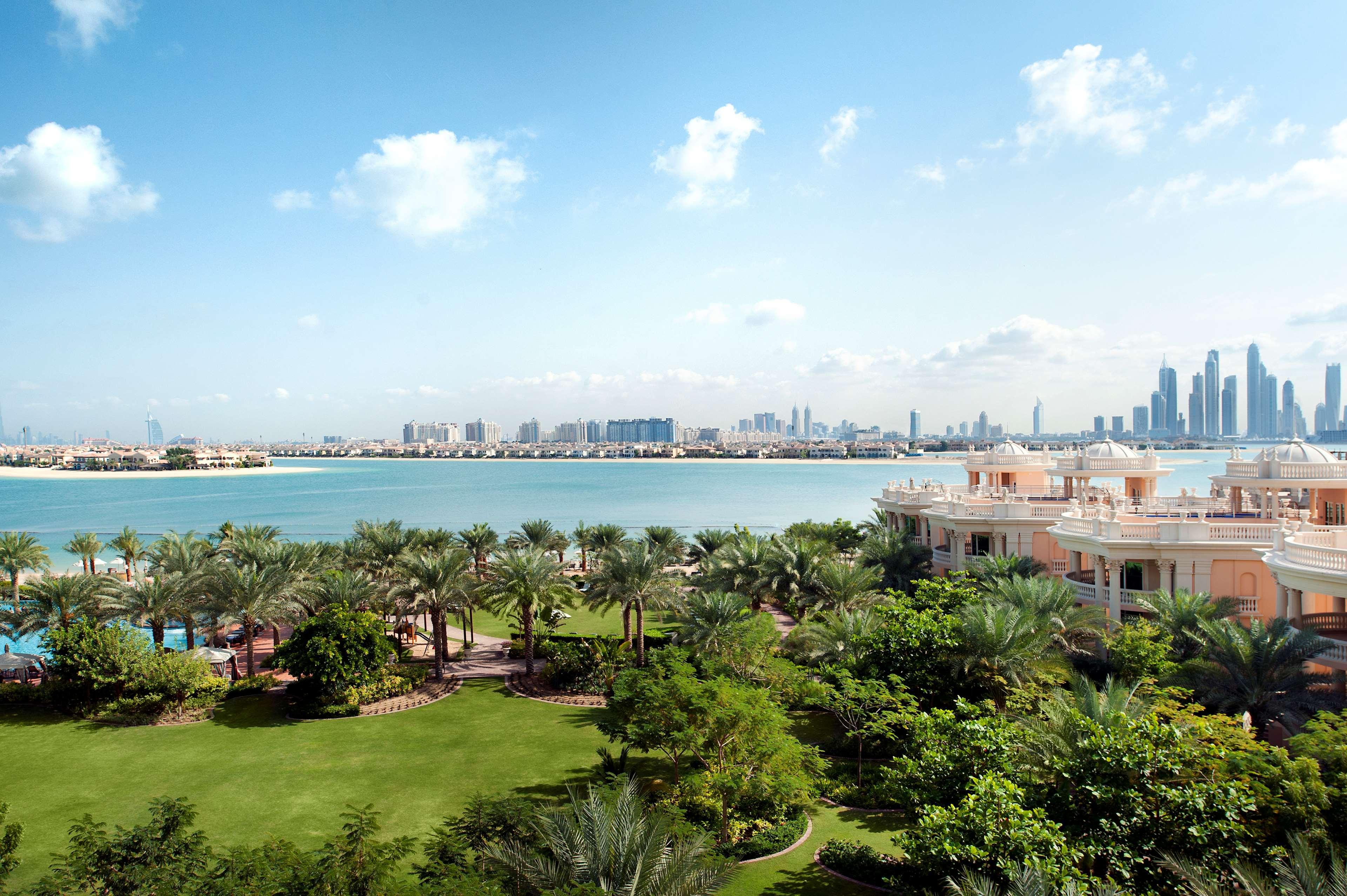 Kempinski Hotel & Residences Palm Jumeirah Dubaj Exteriér fotografie View of Jumeirah Islands